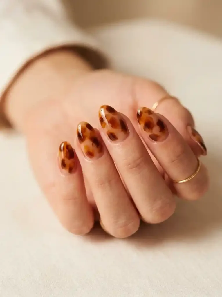 15. Amber Tortoiseshell Nails
